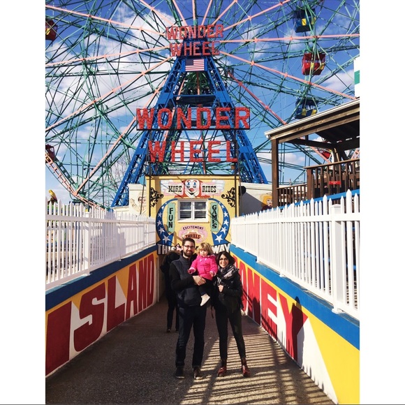 Meet your Posher, Cara - Picture 2 of 3